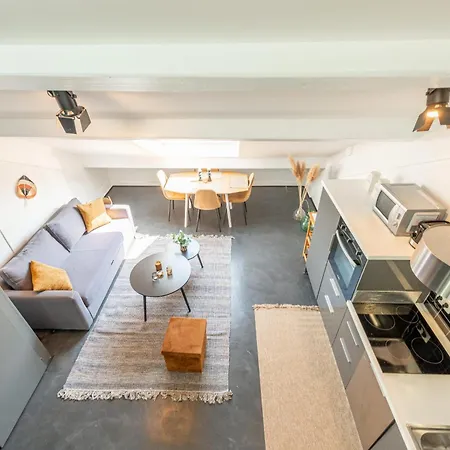 The White Duplex