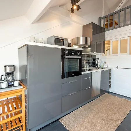 The White Duplex