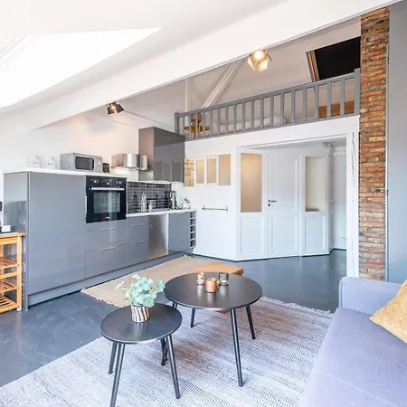 The White Duplex